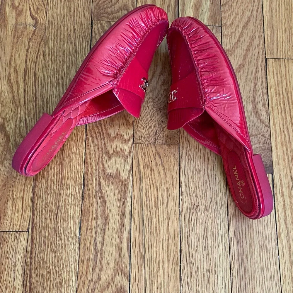 Chanel Red Women's Shoes - Picture 4 of 7